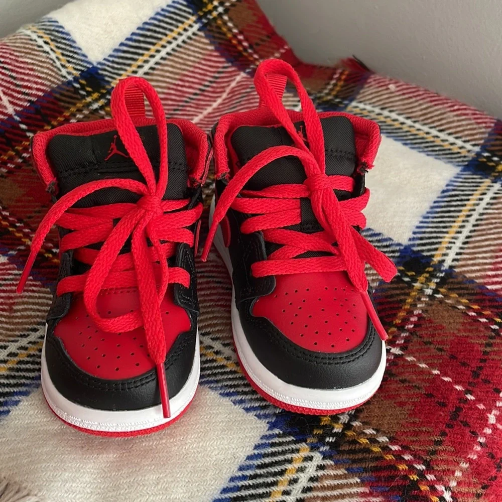 Jordan 1 - Picture 2 of 5